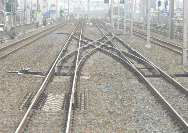 吹田駅構内 シーサスクロッシング新設